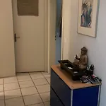 Homestay Mit Privatem Badezimmer In Guter Lage