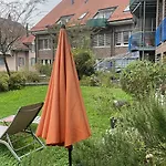 Mit Privatem Badezimmer In Guter Lage *