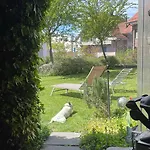 Schlafzimmer Mit Eigenem Bad In Bewohntes Haus Bern