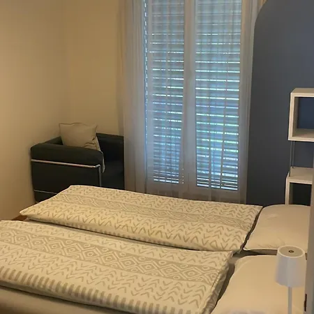 Mit Privatem Badezimmer In Guter Lage