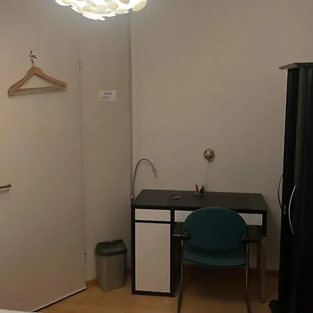 Gemuetliche Mit Eigenem Badezimmer Am Guter Lage