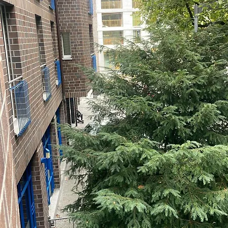 Mit Privatem Badezimmer In Guter Lage Séjour chez l'habitant *