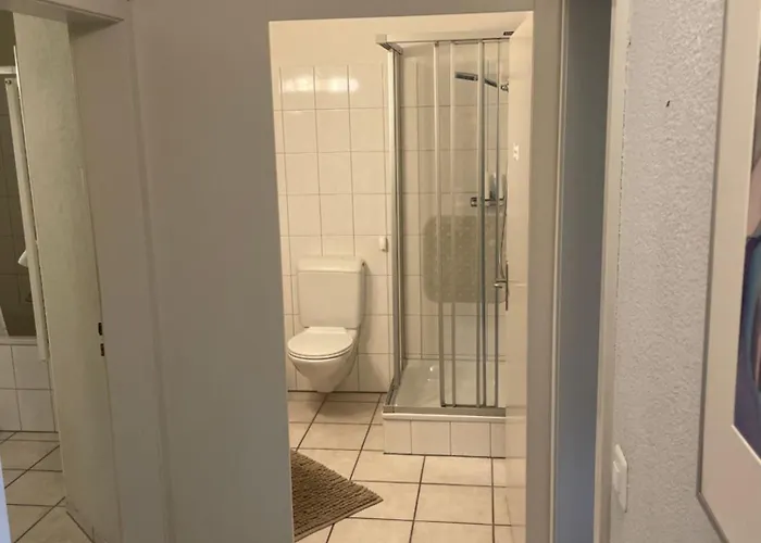 Δωμάτια σε οικογενειακή κατοικία Mit Privatem Badezimmer In Guter Lage