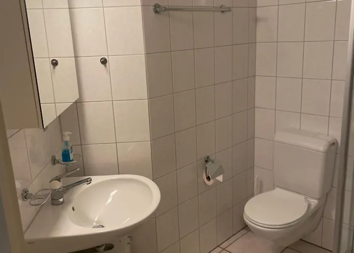 Privatunterkunft Mit Privatem Badezimmer In Guter Lage