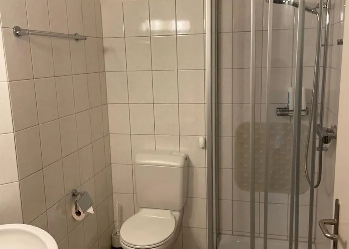 Mit Privatem Badezimmer In Guter Lage Βέρνη