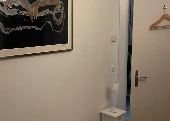 Mit Privatem Badezimmer In Guter Lage Privatunterkunft