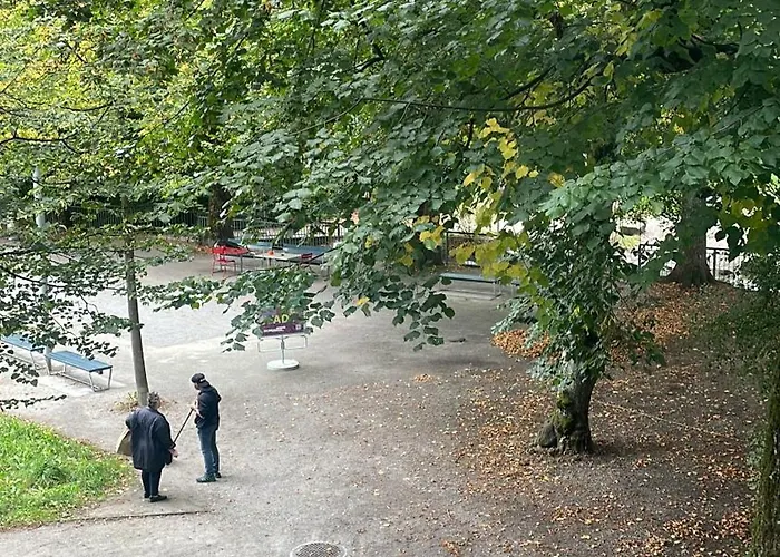 Mit Privatem Badezimmer In Guter Lage Privatunterkunft